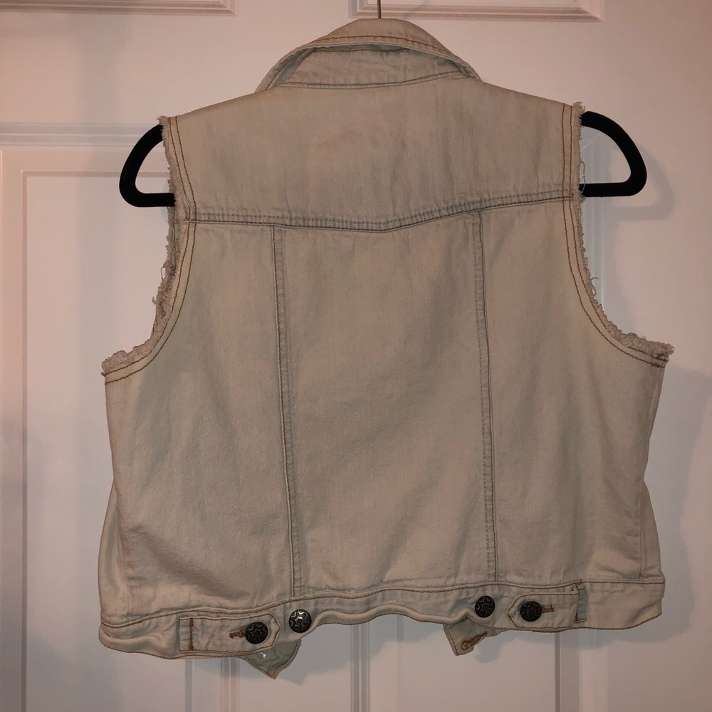 Jean Vest - Picture 4 of 4
